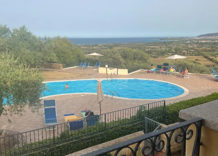 Uliveto Apartamento Agrustos